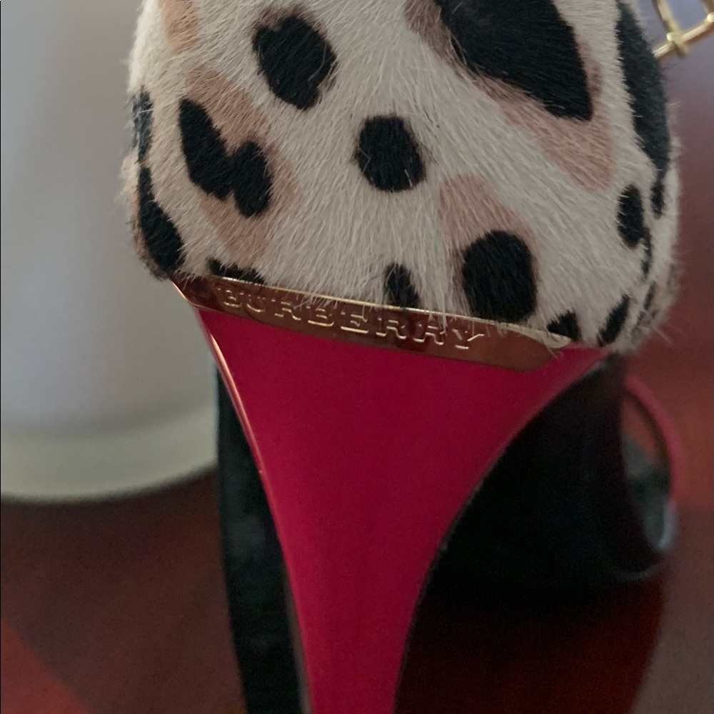 Stunning Burberry high heels - Picture 8 of 8